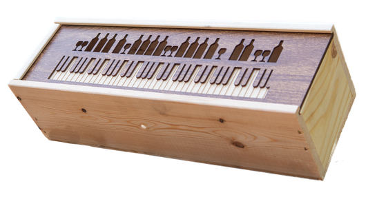 Wijnkistje met piano uitsnede